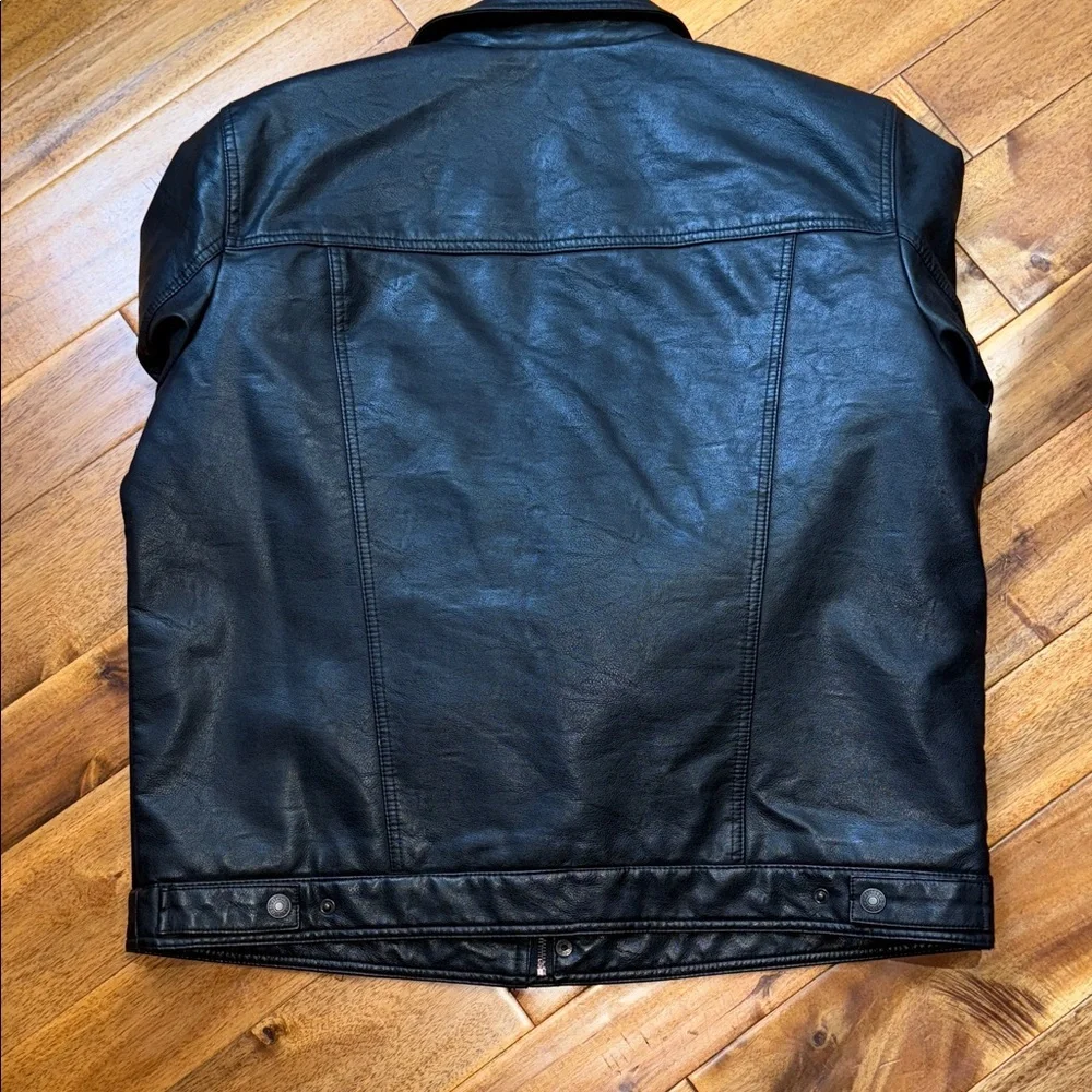 Levi's Black Leather Shirt Jacket with Chest Pockets - Picture 7 of 7